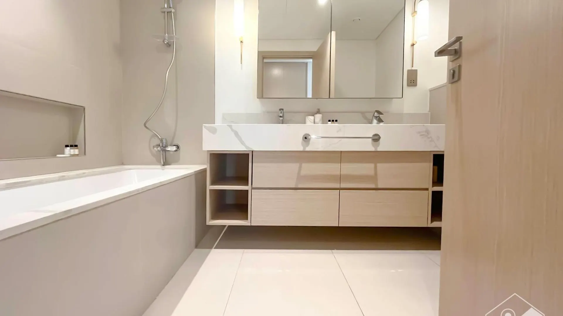 Apartment Luxurious Stay Dubai Creek Balcony & View
