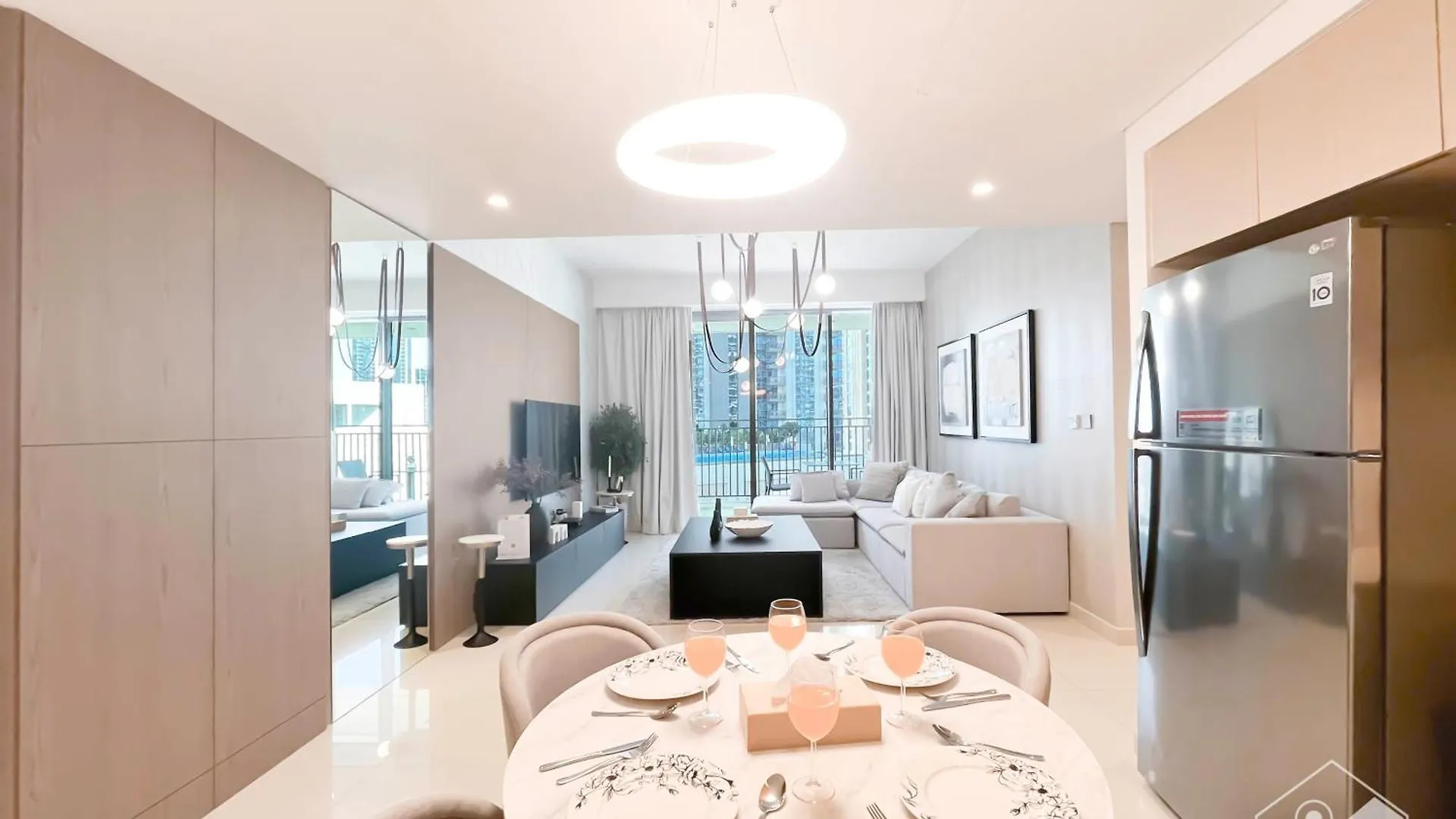 Luxurious Stay Dubai Creek Balcony & View Apartment