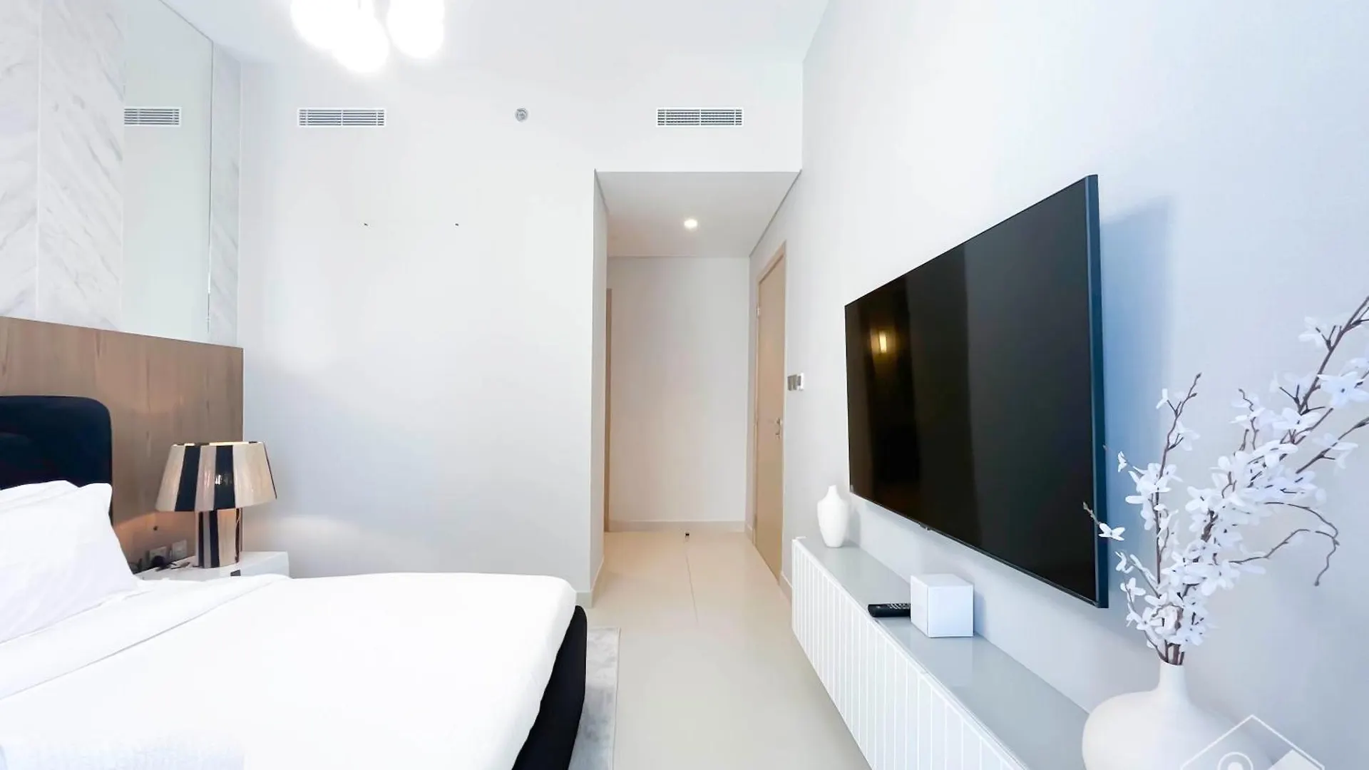 Luxurious Stay Dubai Creek Balcony & View United Arab Emirates