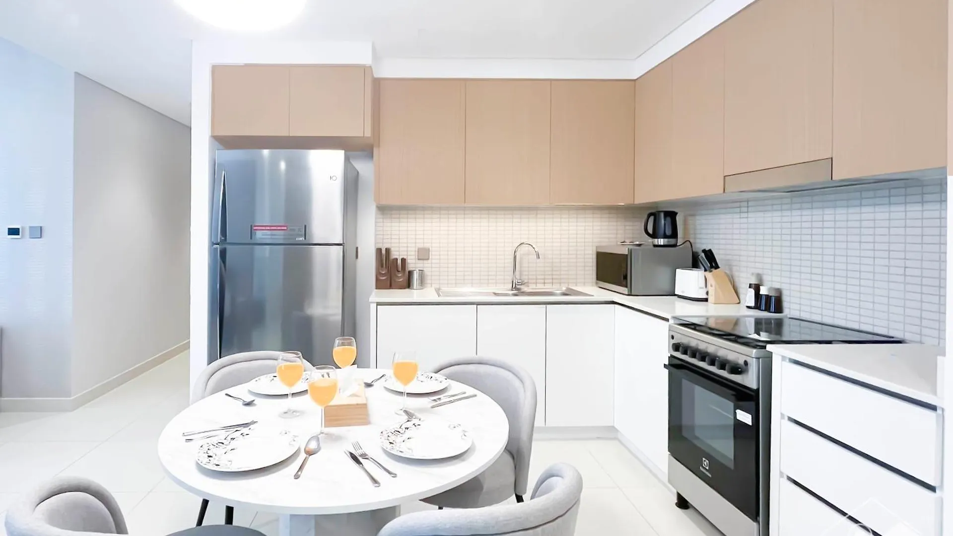 Luxurious Stay Dubai Creek Balcony & View Apartment