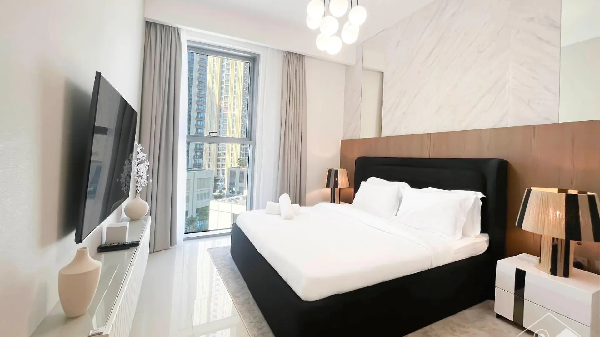 Luxurious Stay Dubai Creek Balcony & View