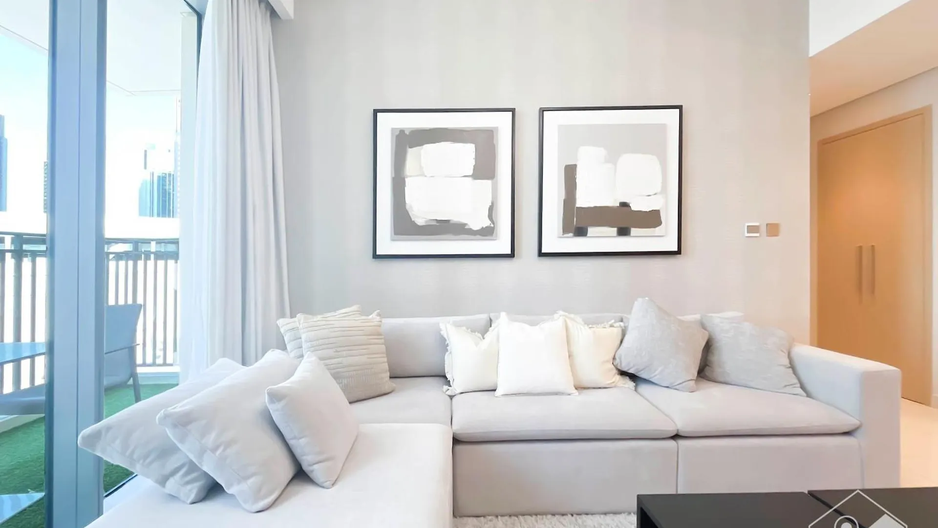 Luxurious Stay Dubai Creek Balcony & View 0*,